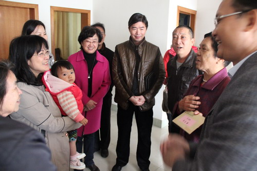 乐源公司积极参加全市贫苦归侨捐款活动